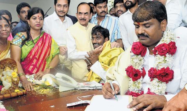 mayorbrammohanwishestomakehyderabadslumfree